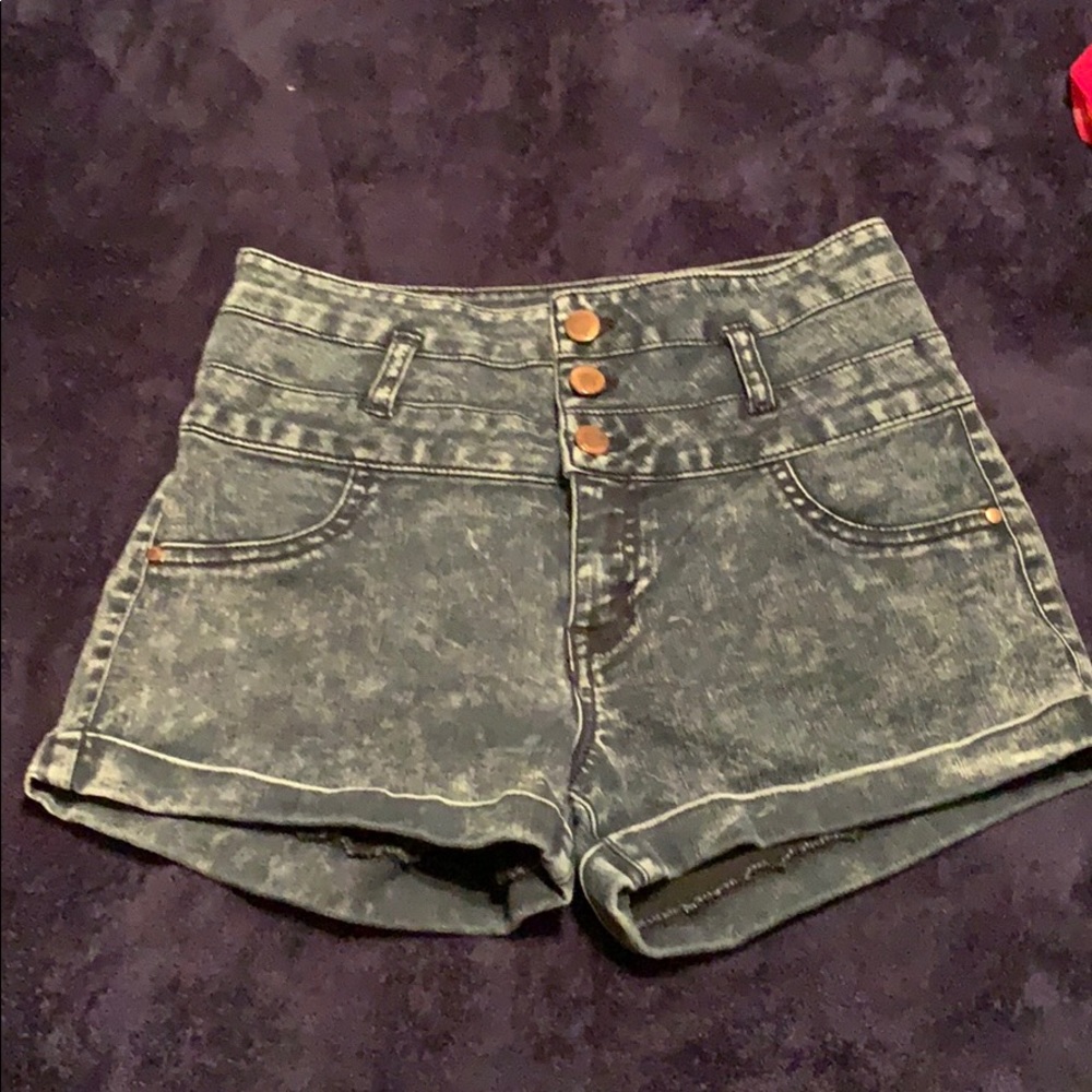 Shorts rose gold buttons